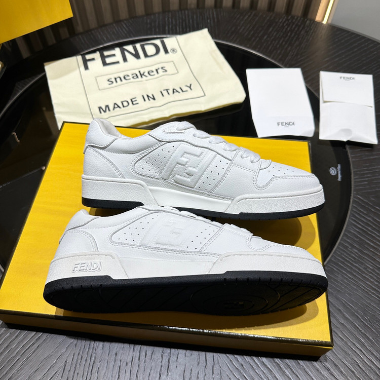 اسنیکر برند Fendi