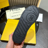 اسنیکر برند Fendi