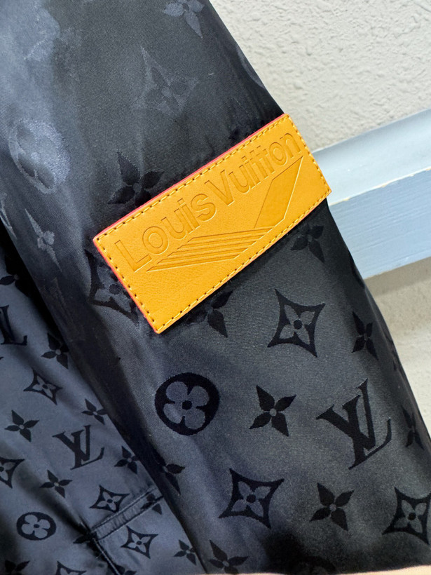 کاپشن مردانه برند Louis Vuitton