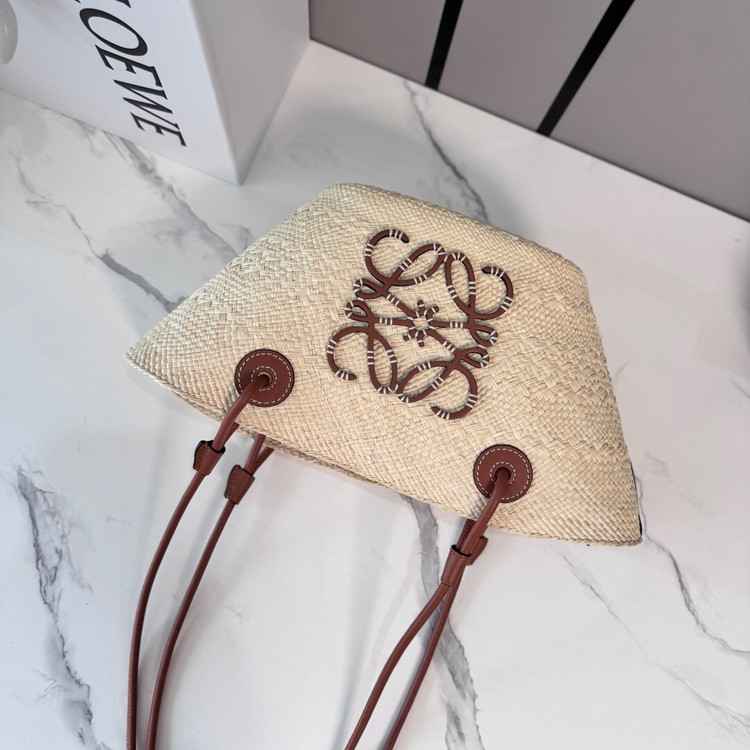 کیف زنانه برند Loewe مدل ۲۰۲۶