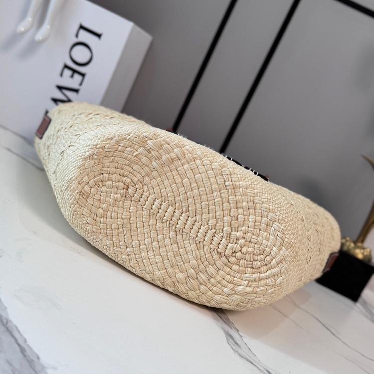کیف زنانه برند Loewe مدل ۲۰۲۶