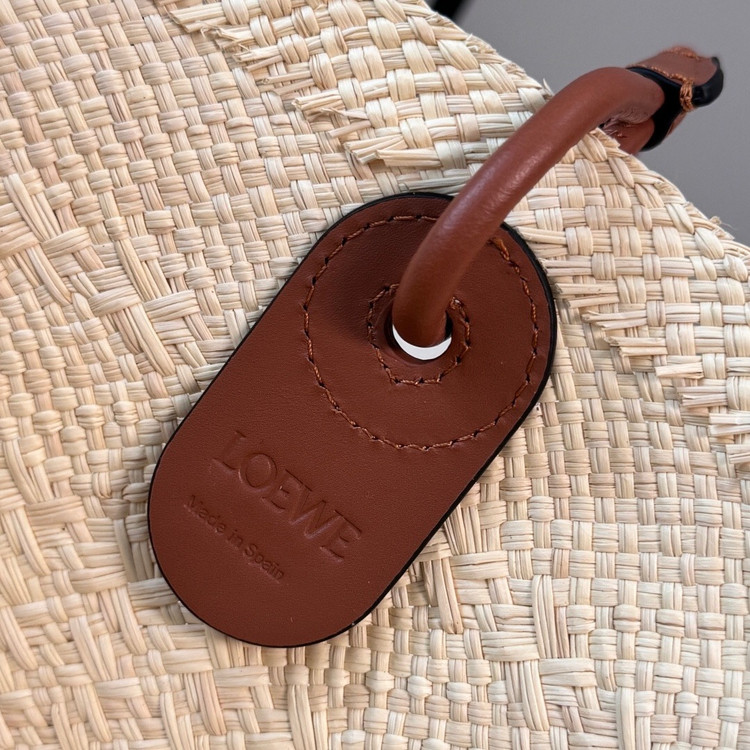 کیف زنانه برند Loewe مدل ۲۰۲۶