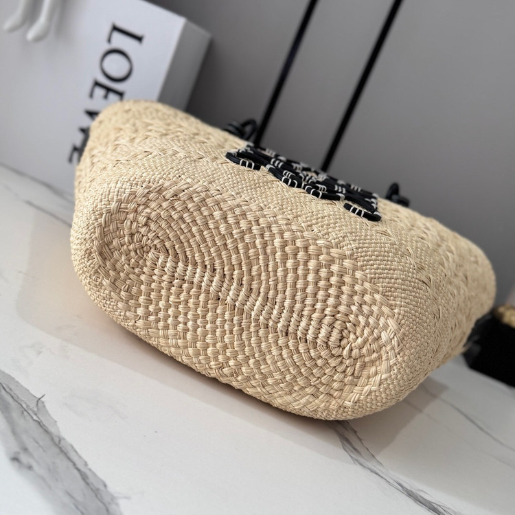 کیف زنانه برند Loewe مدل ۲۰۲۶