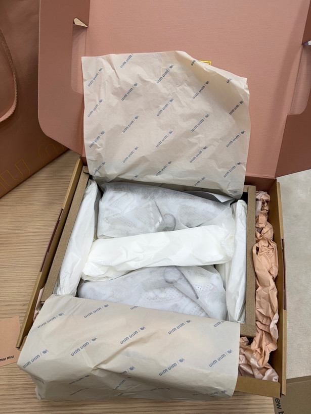 اسنیکر زنانه برند MiuMiu✖️newBalance