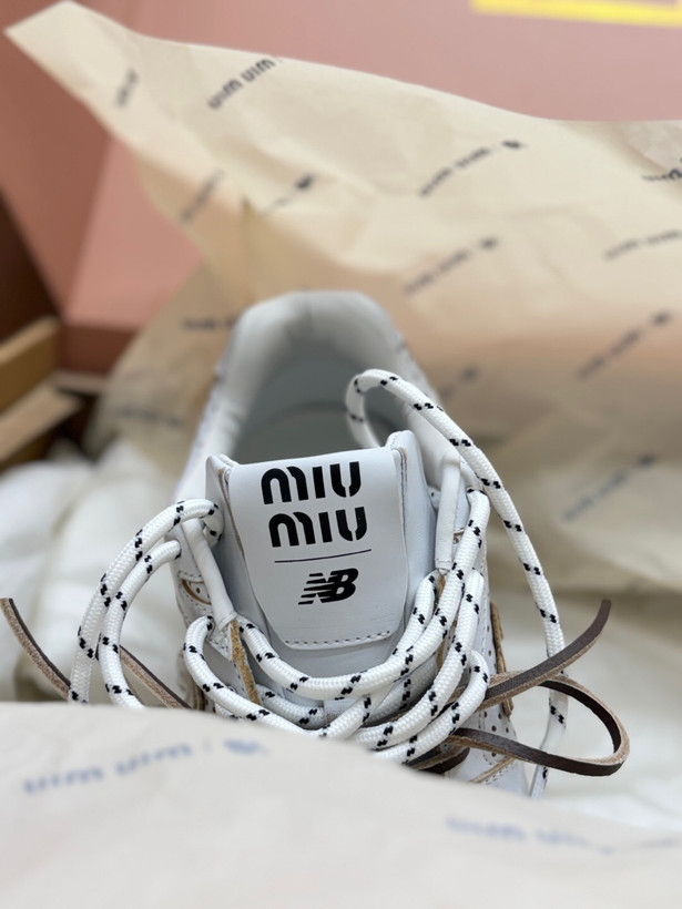 اسنیکر زنانه برند MiuMiu✖️newBalance