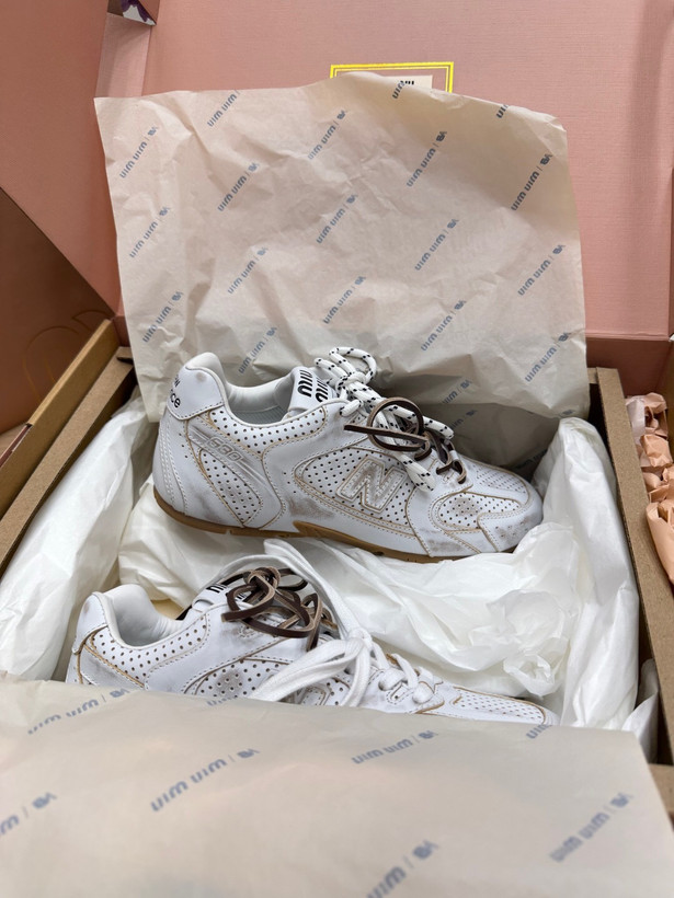 اسنیکر زنانه برند MiuMiu✖️newBalance