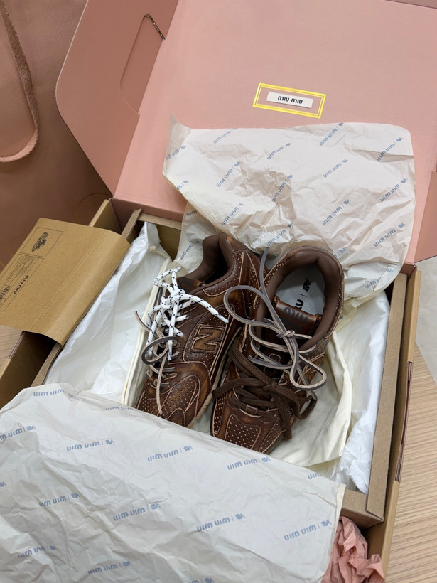 اسنیکر زنانه برند MiuMiu✖️newBalance