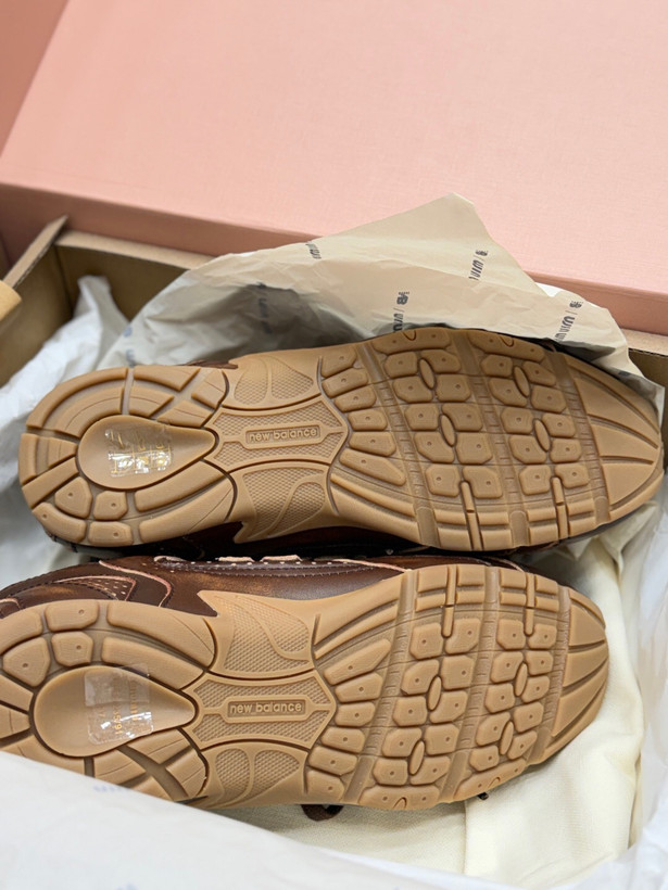 اسنیکر زنانه برند MiuMiu✖️newBalance