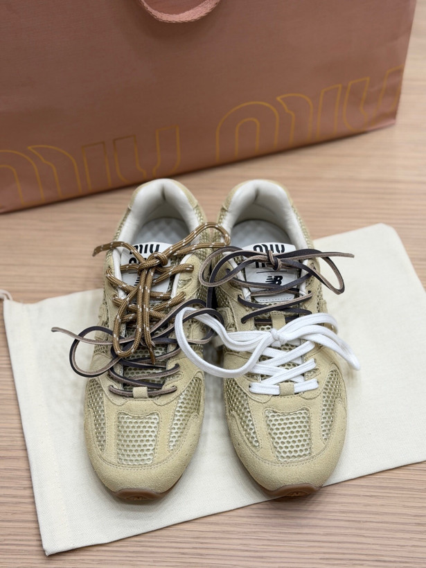 اسنیکر زنانه برند MiuMiu✖️newBalance