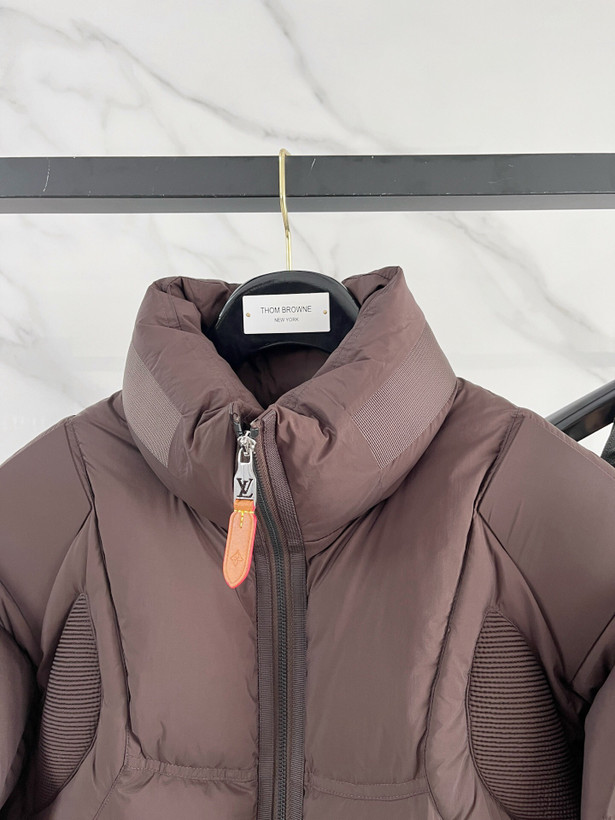 کاپشن برند Louis Vuitton مدل ۲۰۲۶