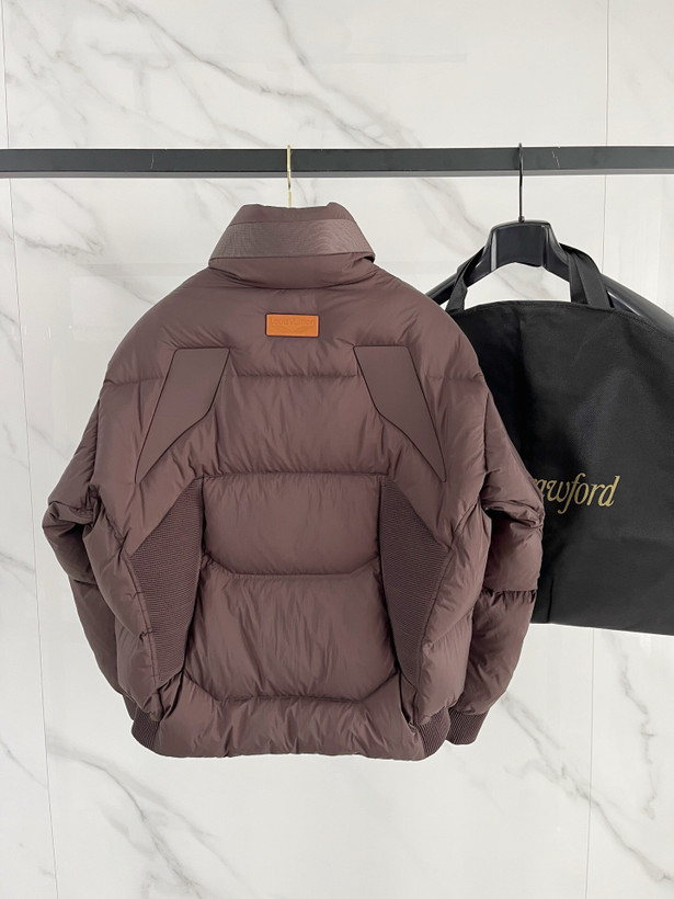 کاپشن برند Louis Vuitton مدل ۲۰۲۶