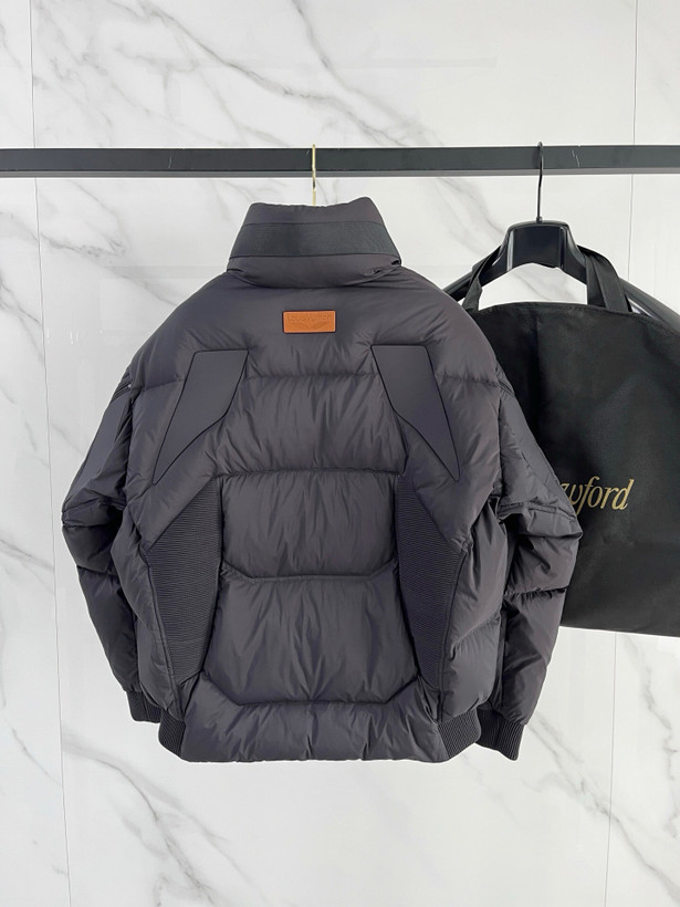 کاپشن برند Louis Vuitton مدل ۲۰۲۶
