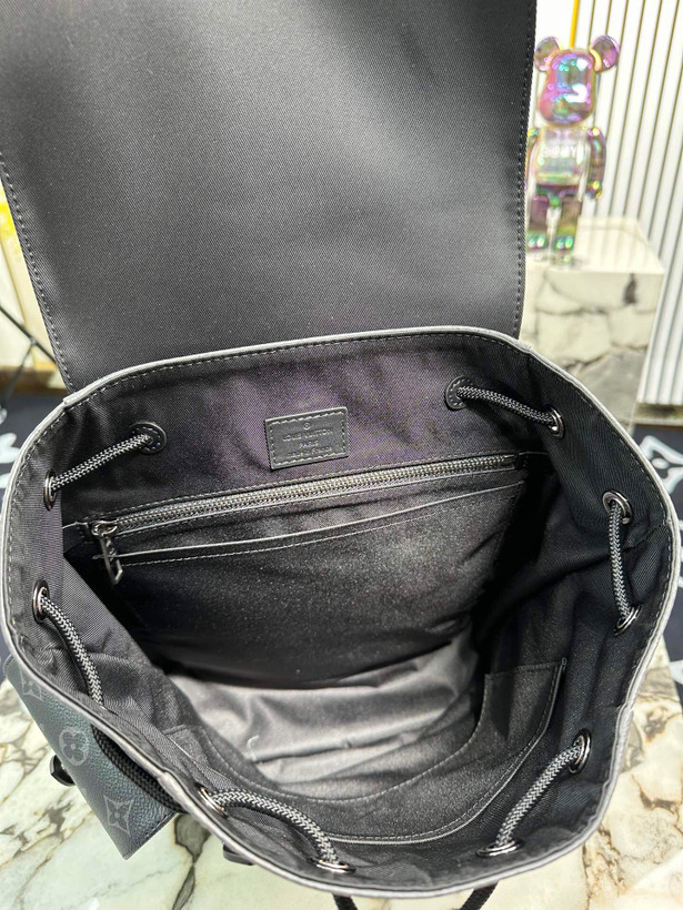 کیف کوله برند Louis Vuitton