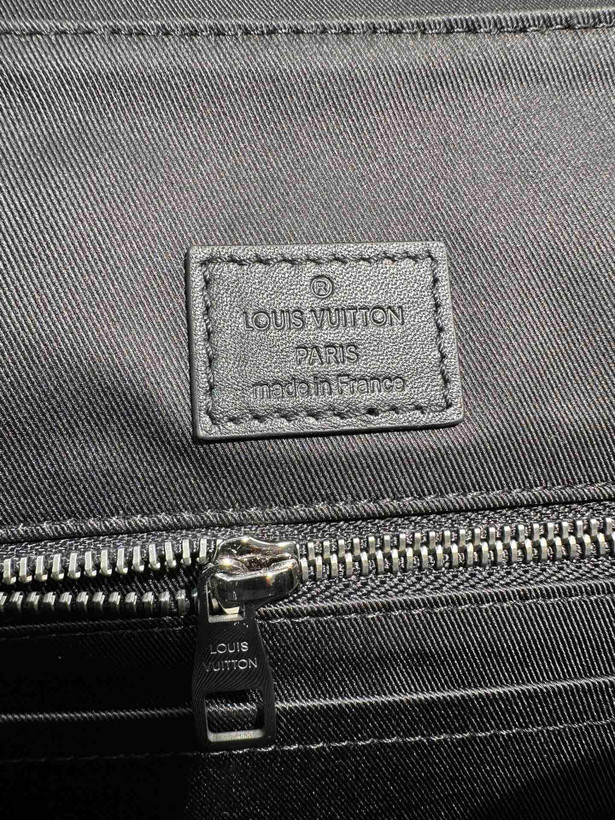 کیف کوله برند Louis Vuitton