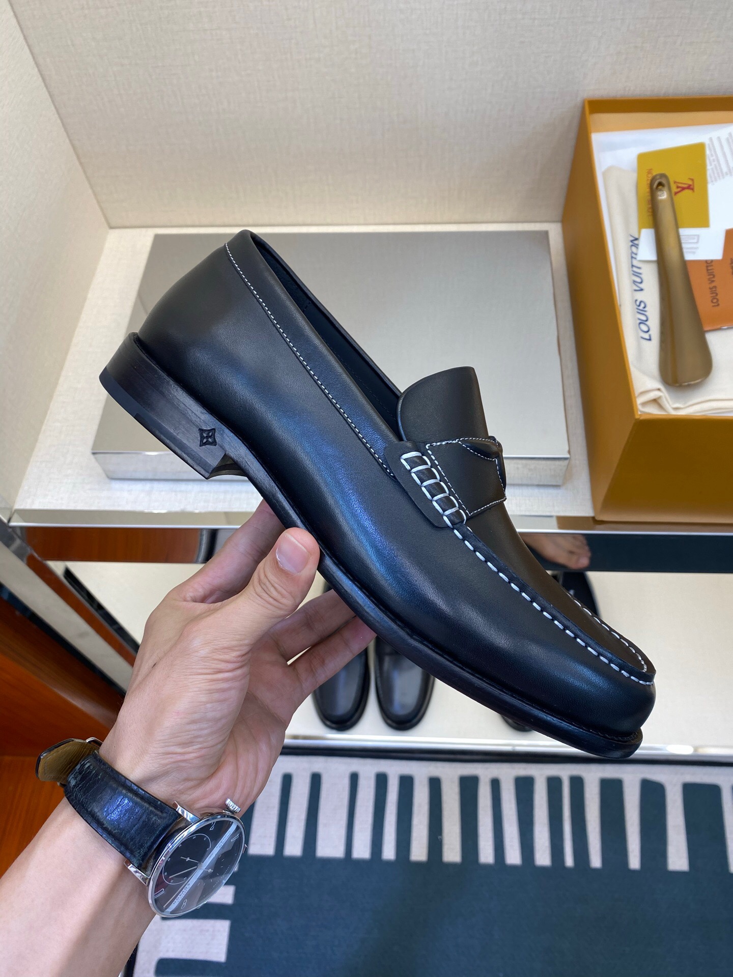 کالج مردانه برند Louis Vuitton