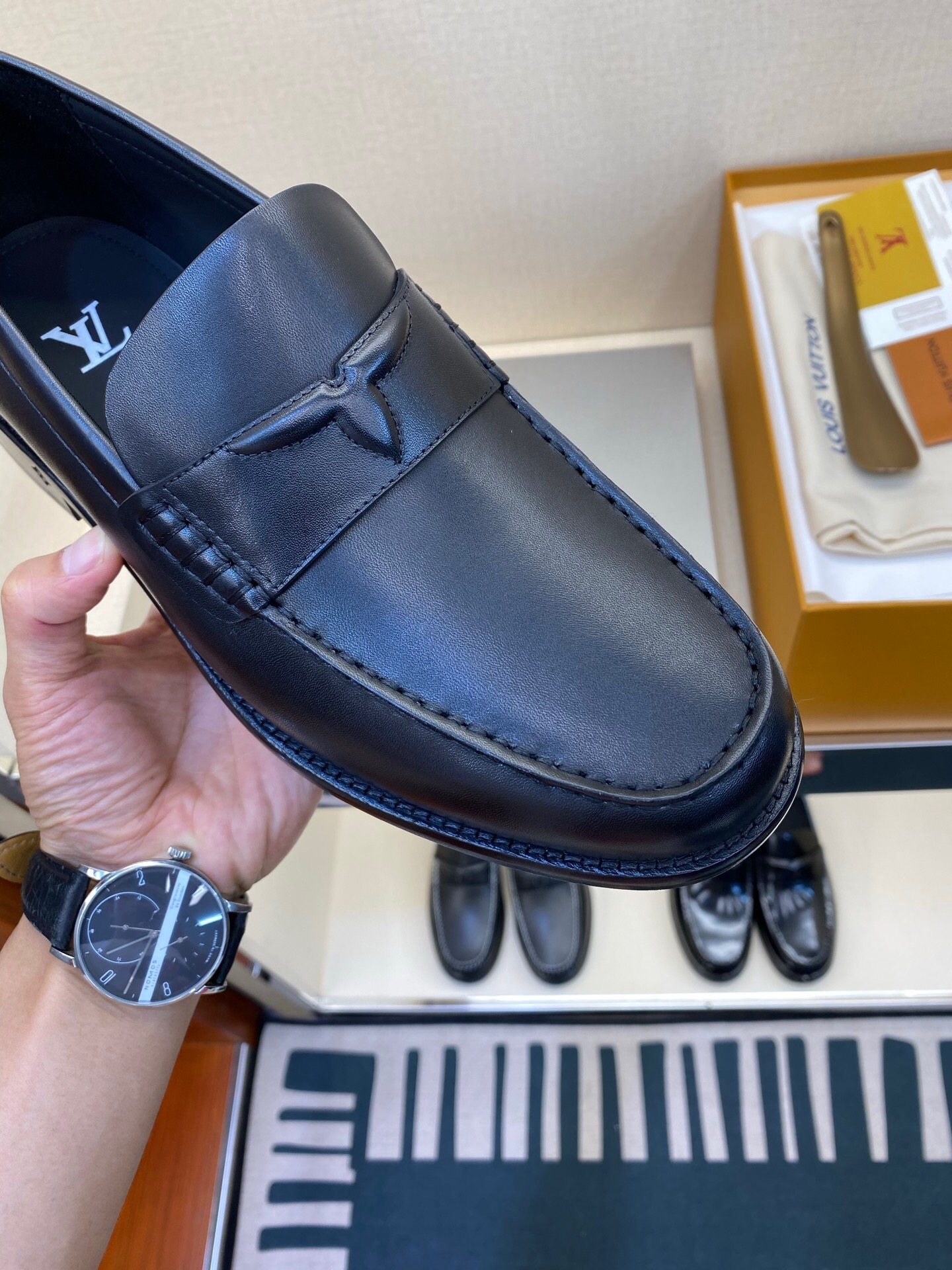 کالج مردانه برند Louis Vuitton
