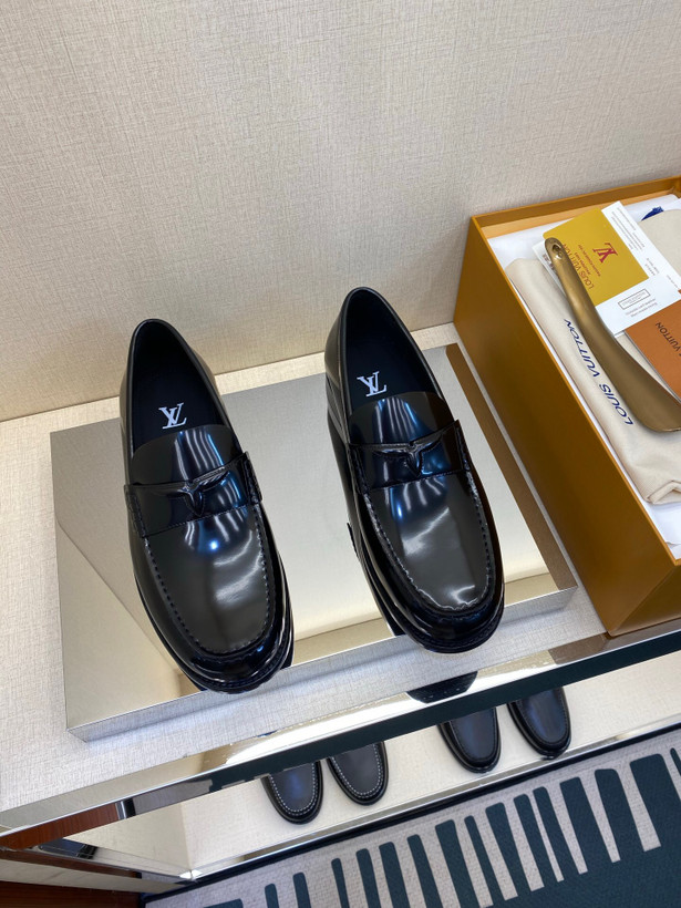 کالج مردانه برند Louis Vuitton