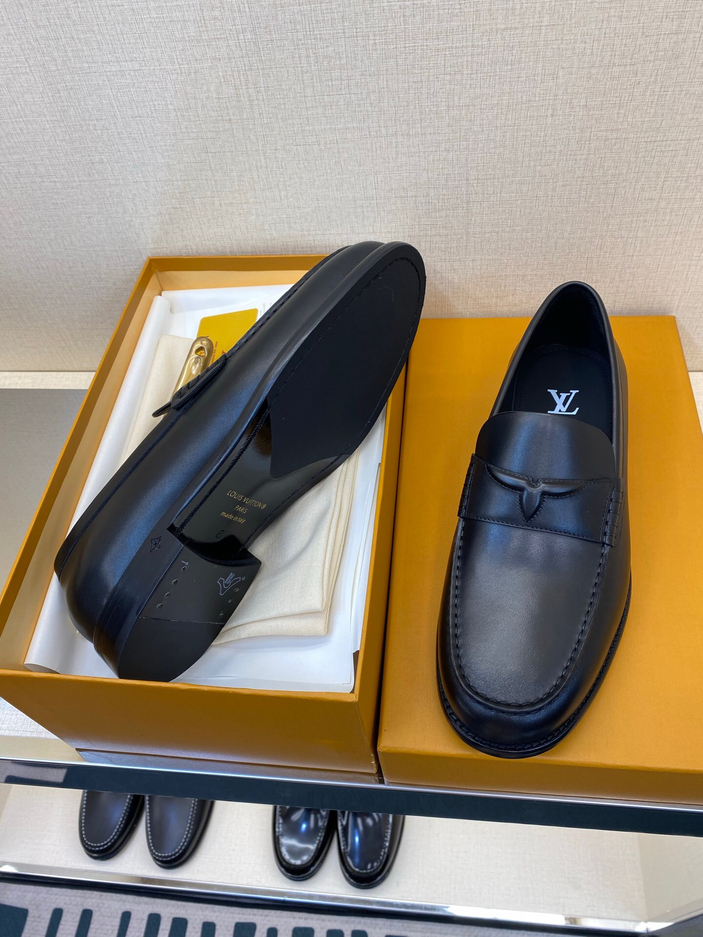 کالج مردانه برند Louis Vuitton