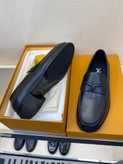 کالج مردانه برند Louis Vuitton