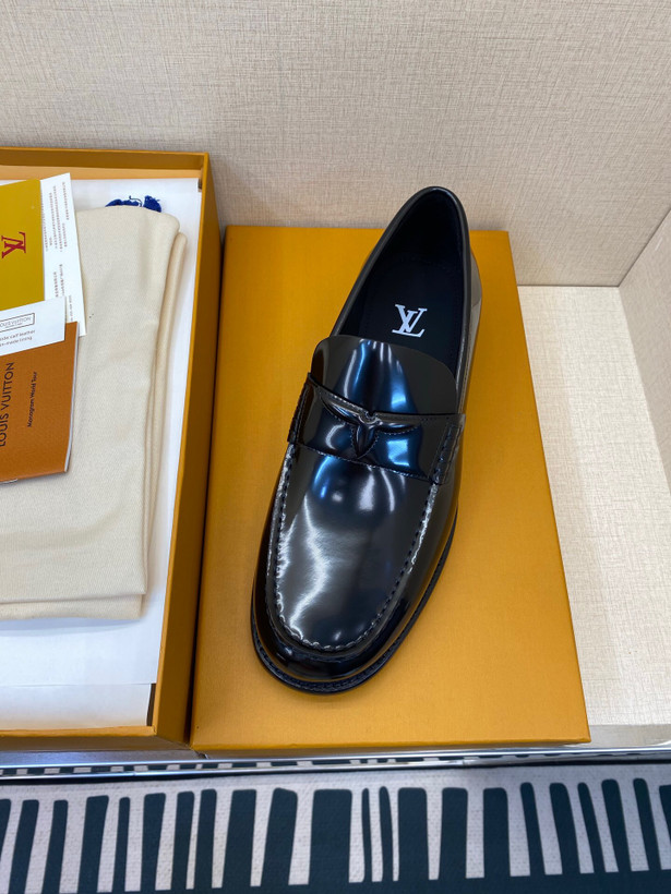 کالج مردانه برند Louis Vuitton