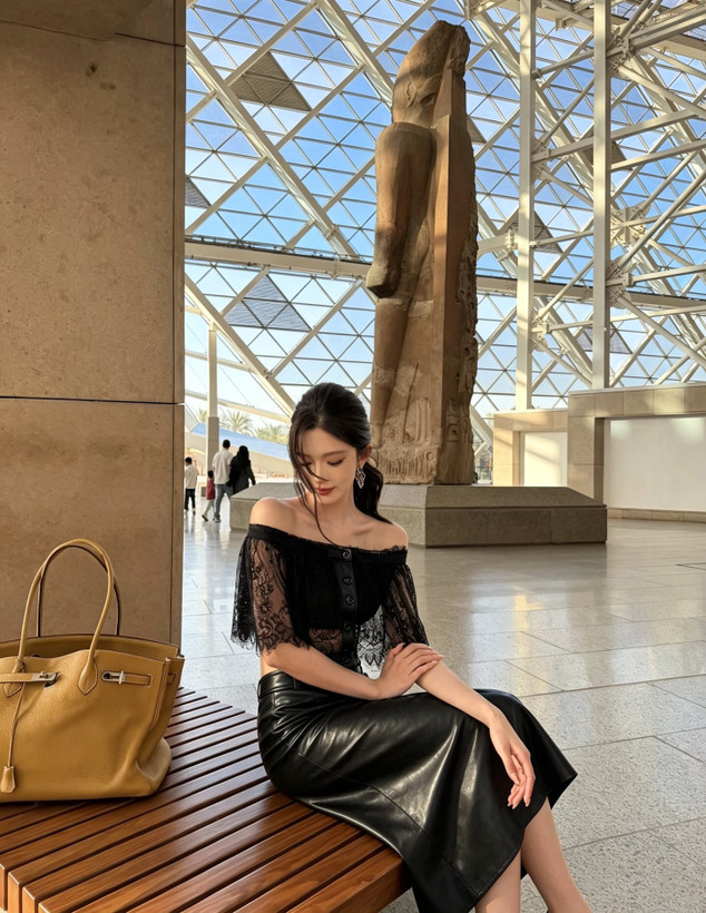 دامن چرم برند Meet Her