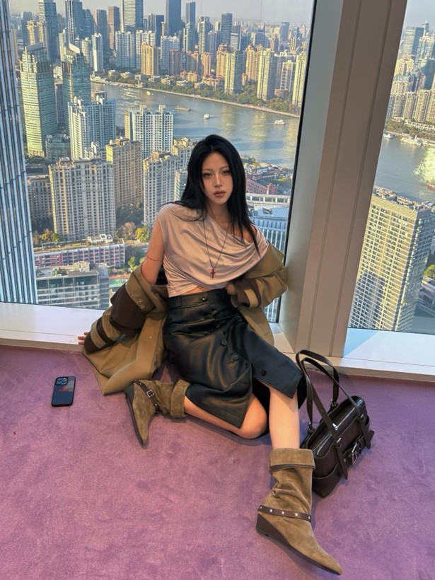 دامن چرم برند Meet Her