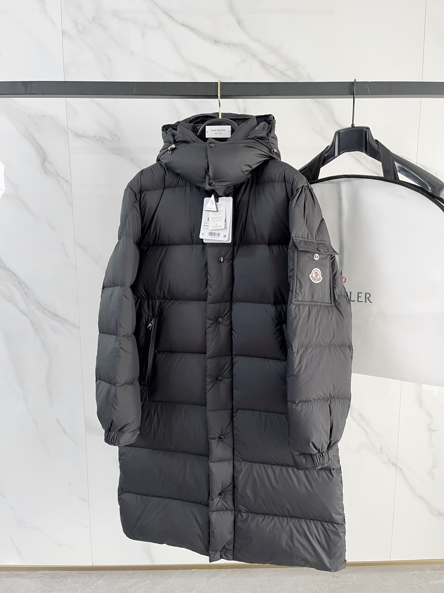 کاپشن بلند مردانه برند Moncler