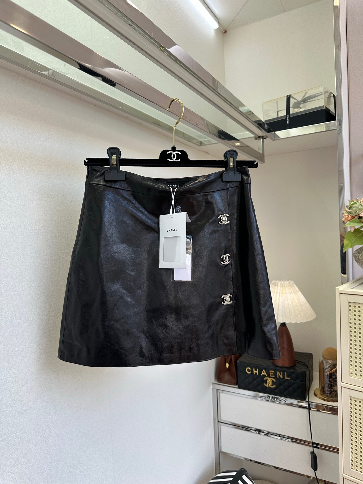 دامن چرم برند Chanel
