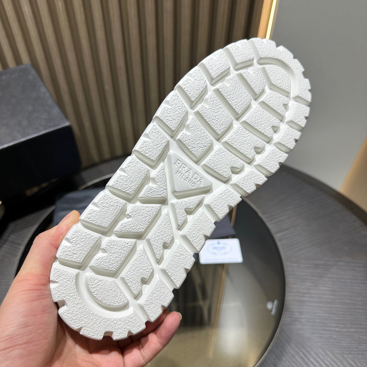 کفش کتانی مردانه برند prada