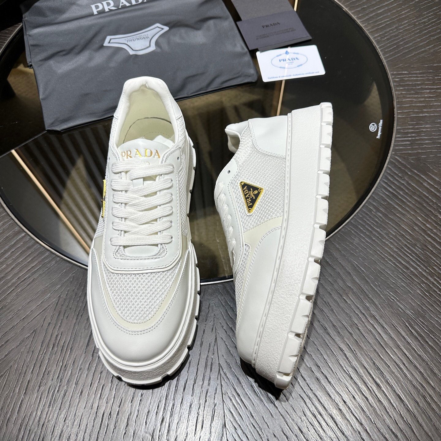کفش کتانی مردانه برند prada