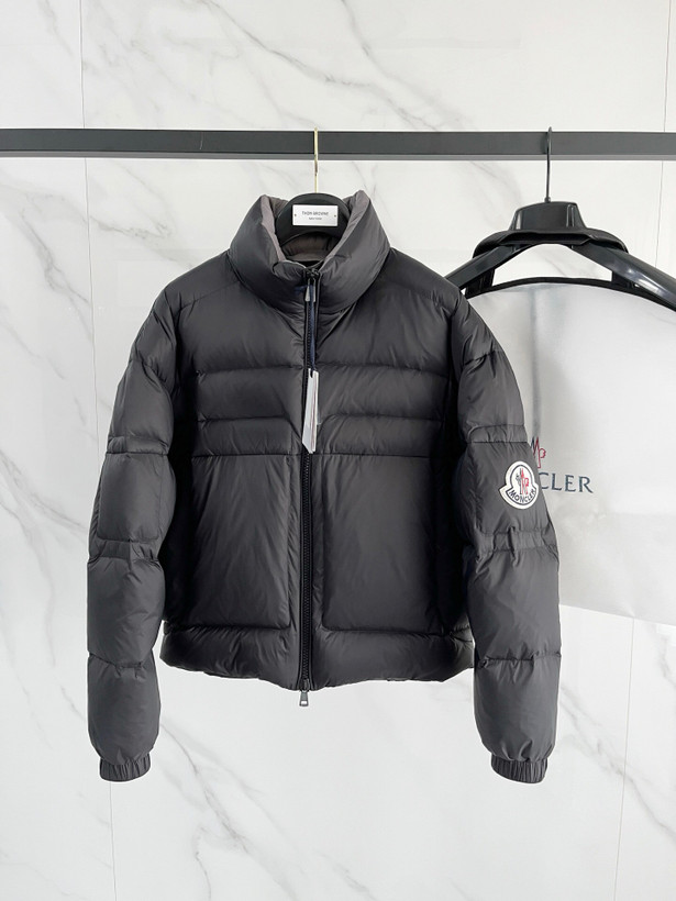 کاپشن مردانه برند Moncler