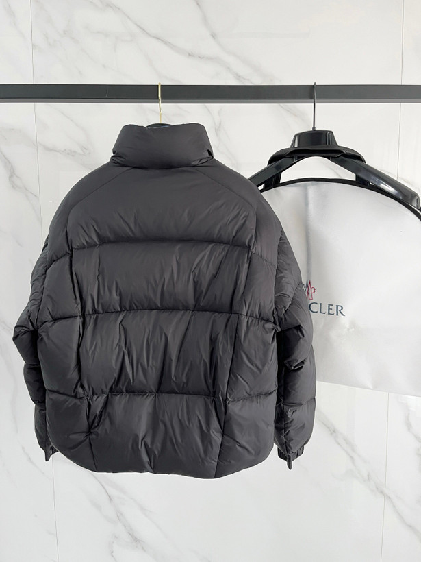 کاپشن مردانه برند Moncler