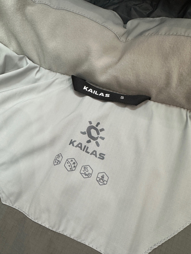 کاپشن بلند برند KAILAS