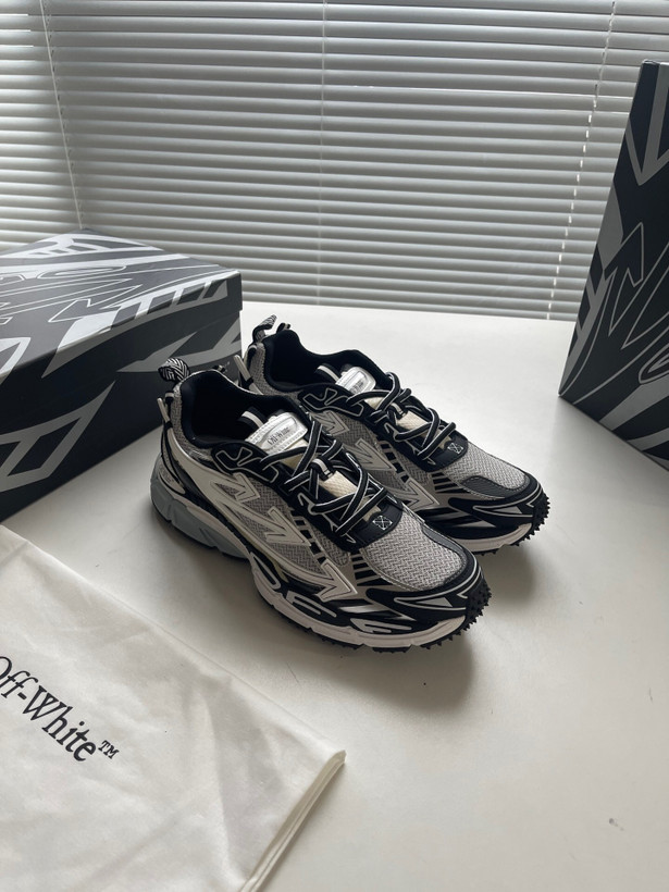 اسنیکر برند OFF WHITE مدل RIGHT BACK