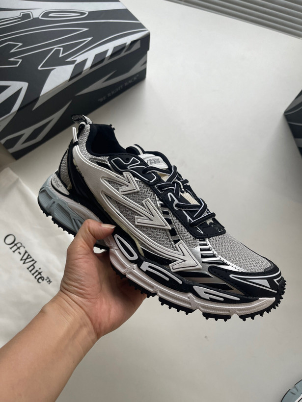 اسنیکر برند OFF WHITE مدل RIGHT BACK