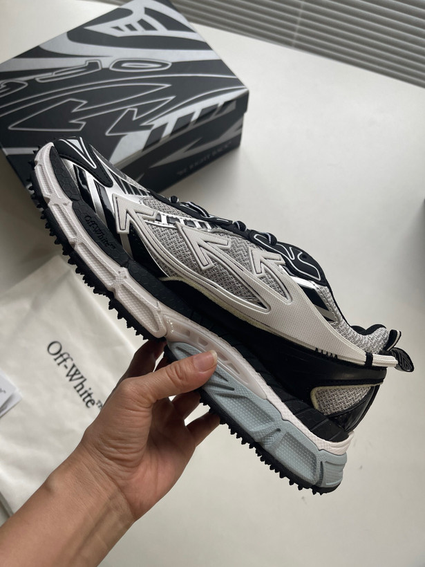 اسنیکر برند OFF WHITE مدل RIGHT BACK
