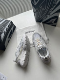اسنیکر برند OFF WHITE مدل RIGHT BACK