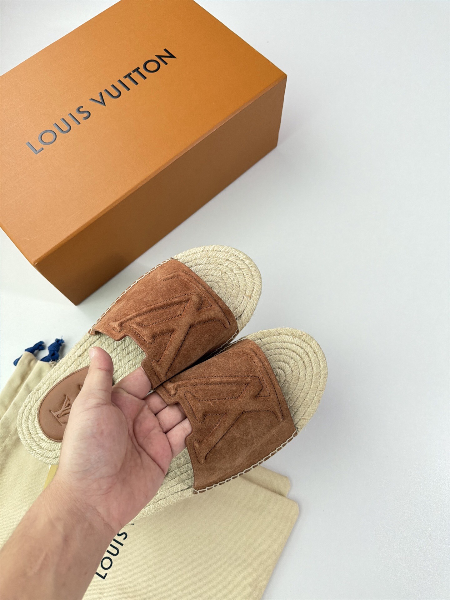 صندل مردانه برند Louis Vuitton