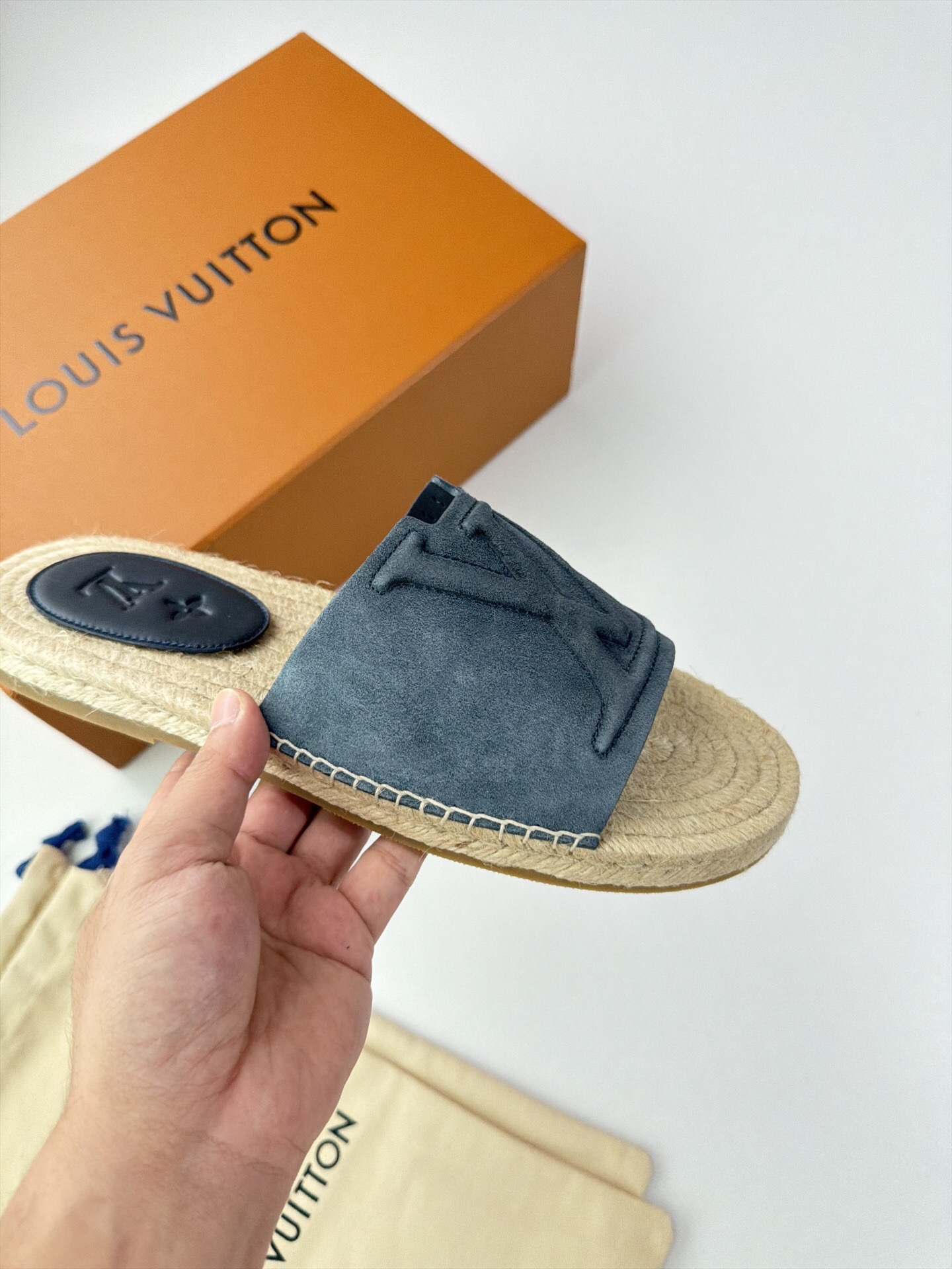 صندل مردانه برند Louis Vuitton