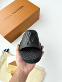 صندل مردانه برند Louis Vuitton