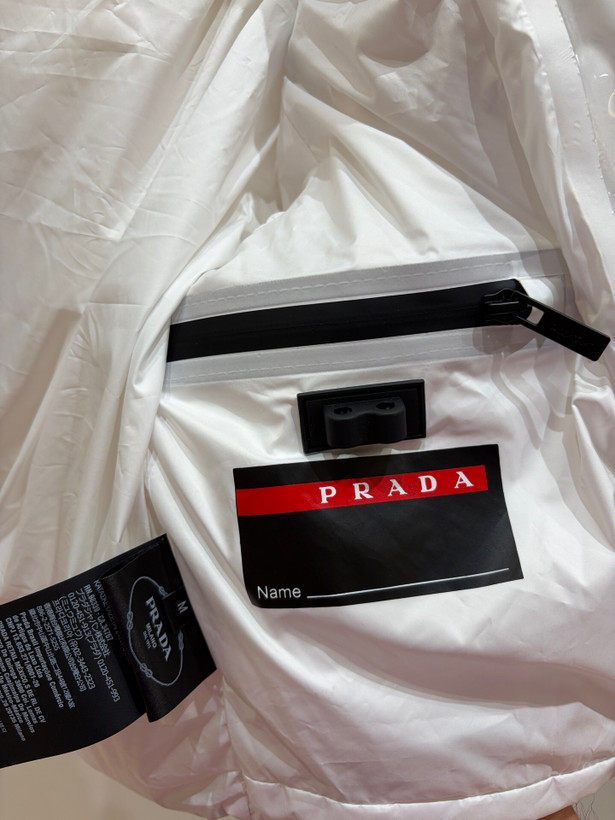 کاپشن زنانه برند Prada