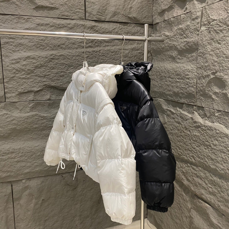 کاپشن زنانه برند Prada