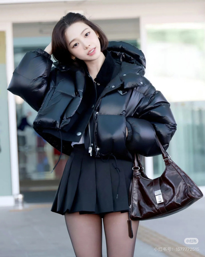کاپشن زنانه برند Prada