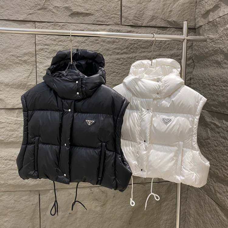 کاپشن زنانه برند Prada