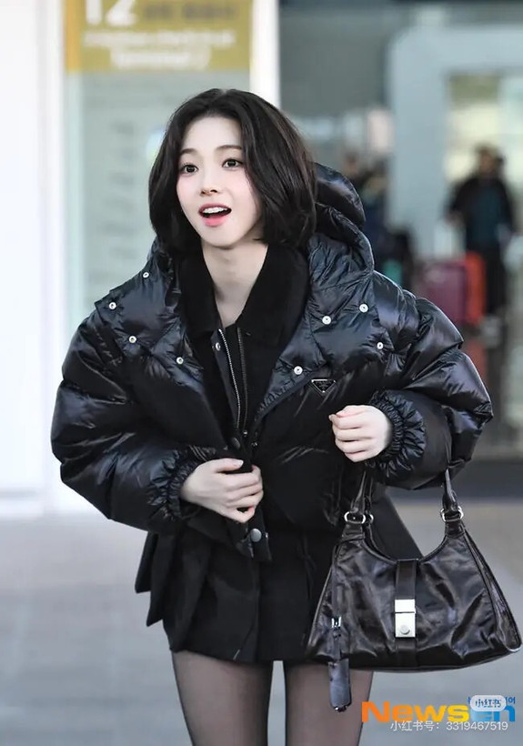 کاپشن زنانه برند Prada