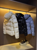کاپشن زنانه برند Moncler