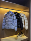کاپشن زنانه برند Moncler