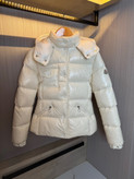 کاپشن زنانه برند Moncler