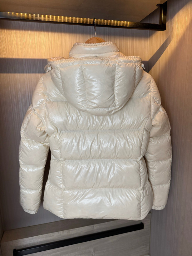 کاپشن زنانه برند Moncler