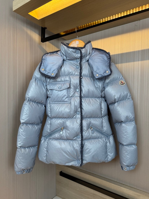 کاپشن زنانه برند Moncler